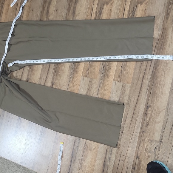 JOS. A. BANK Tan Kaki Superfine 100% Wool Gabardine Pleated Dress Pants - 35 Reg - Picture 14 of 16